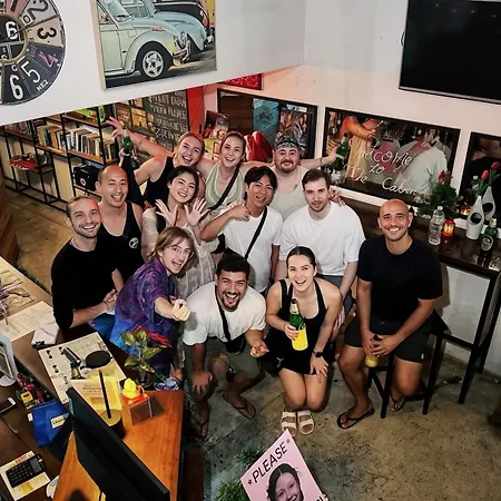 The Cabin Backpackers Hostel & Bar-3